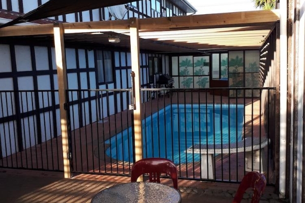 Albatross Motel (Westshore)